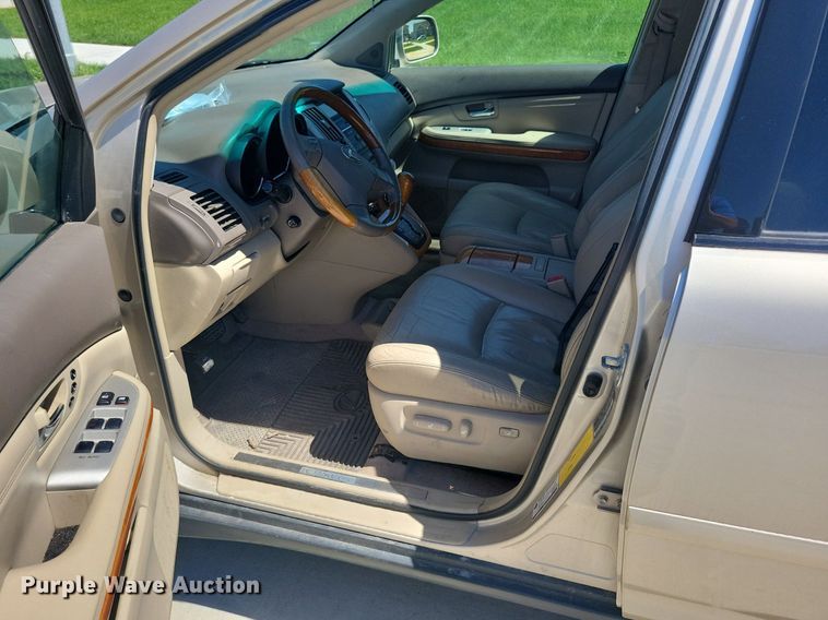 image for item IQ9867 2004 Lexus RX 330  SUV