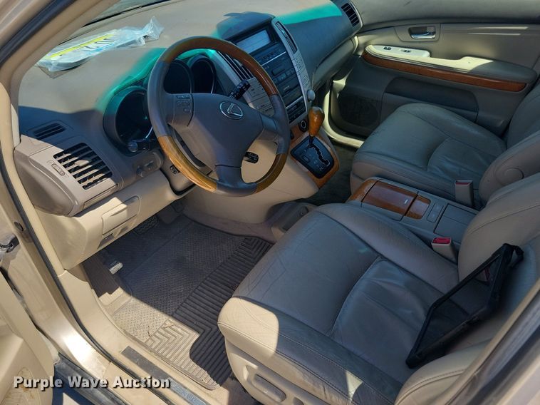 image for item IQ9867 2004 Lexus RX 330  SUV