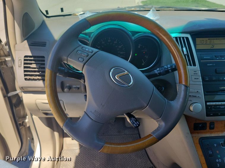 image for item IQ9867 2004 Lexus RX 330  SUV