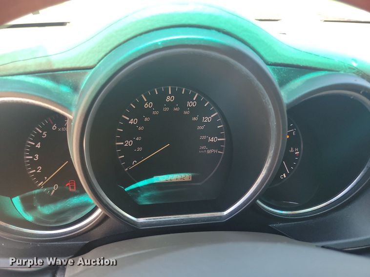 image for item IQ9867 2004 Lexus RX 330  SUV