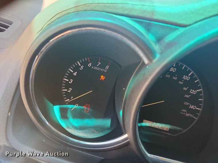 image for item IQ9867 2004 Lexus RX 330  SUV