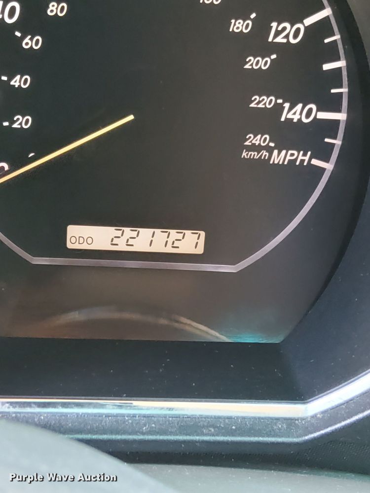 image for item IQ9867 2004 Lexus RX 330  SUV