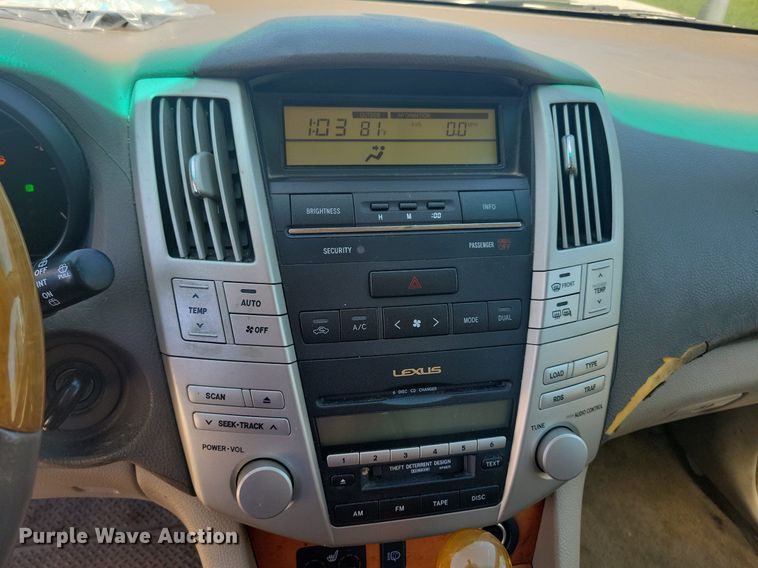 image for item IQ9867 2004 Lexus RX 330  SUV