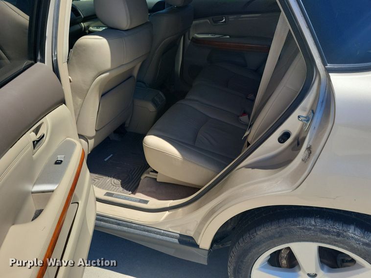 image for item IQ9867 2004 Lexus RX 330  SUV