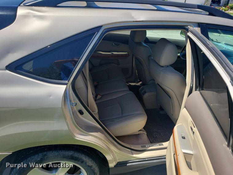 image for item IQ9867 2004 Lexus RX 330  SUV