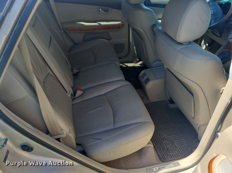 image for item IQ9867 2004 Lexus RX 330  SUV