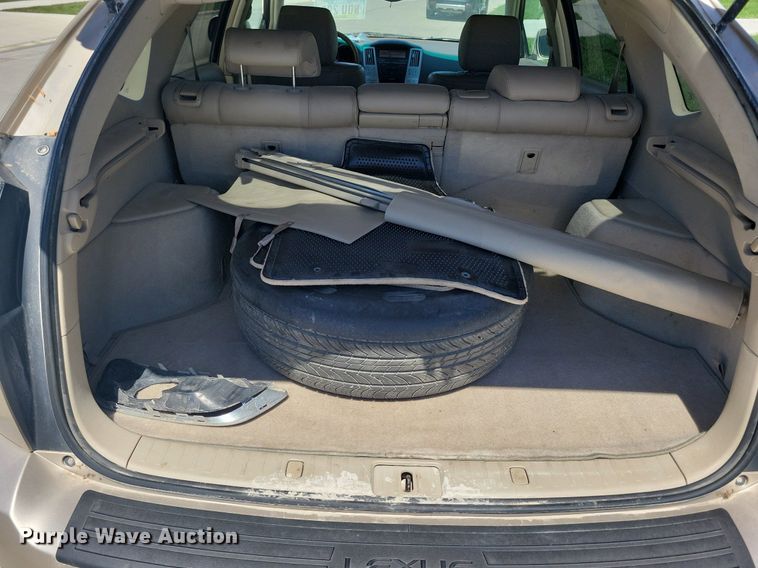 image for item IQ9867 2004 Lexus RX 330  SUV