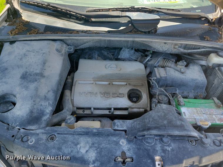 image for item IQ9867 2004 Lexus RX 330  SUV