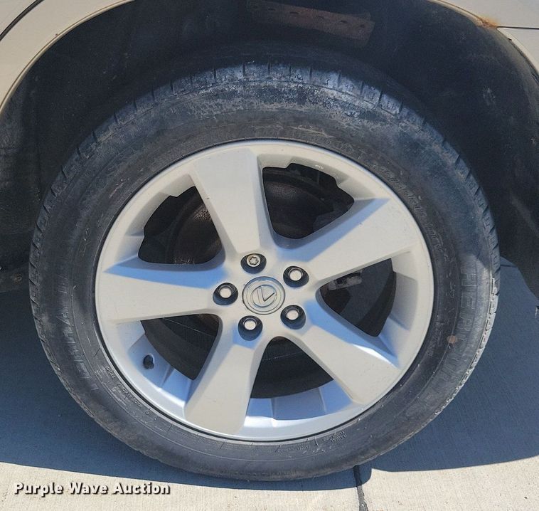 image for item IQ9867 2004 Lexus RX 330  SUV