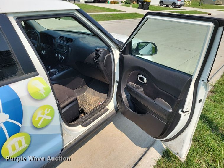 image for item IQ9871 2016 Kia Soul  SUV