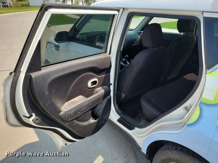 image for item IQ9871 2016 Kia Soul  SUV