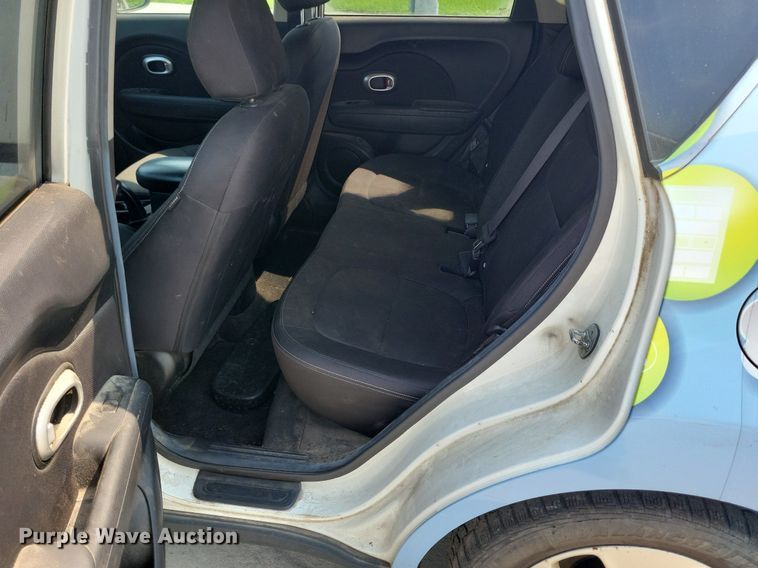 image for item IQ9871 2016 Kia Soul  SUV