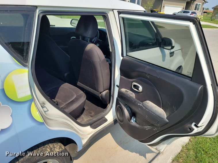 image for item IQ9871 2016 Kia Soul  SUV