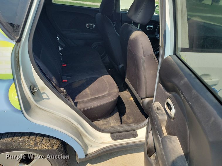 image for item IQ9871 2016 Kia Soul  SUV