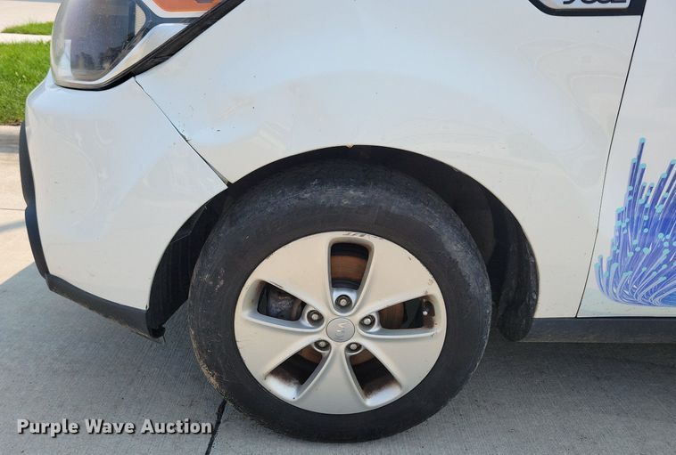 image for item IQ9871 2016 Kia Soul  SUV