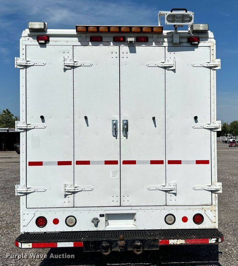 image for item KW9100 2008 Workhorse W62  utility / service truck