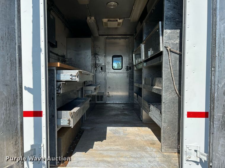 image for item KW9100 2008 Workhorse W62  utility / service truck