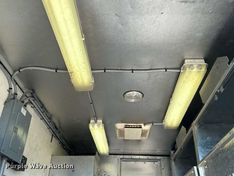 image for item KW9100 2008 Workhorse W62  utility / service truck