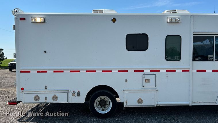 image for item KW9100 2008 Workhorse W62  utility / service truck