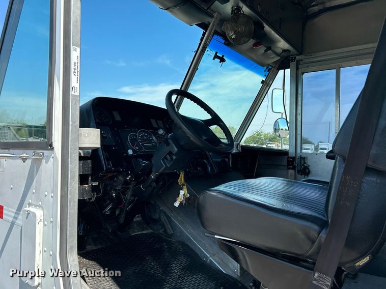 image for item KW9100 2008 Workhorse W62  utility / service truck