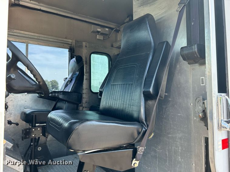 image for item KW9100 2008 Workhorse W62  utility / service truck