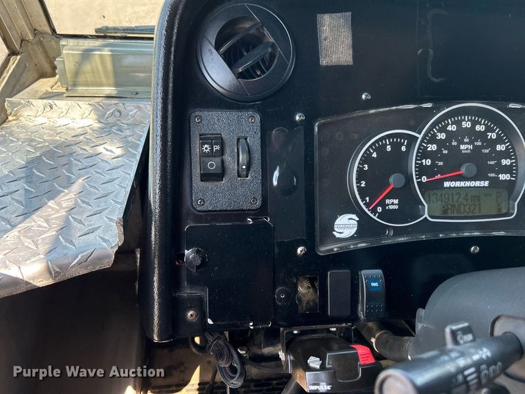 image for item KW9100 2008 Workhorse W62  utility / service truck