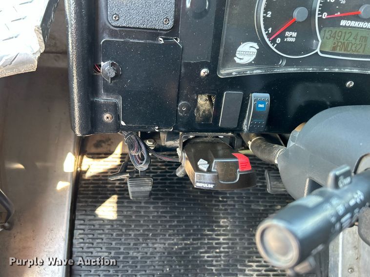 image for item KW9100 2008 Workhorse W62  utility / service truck