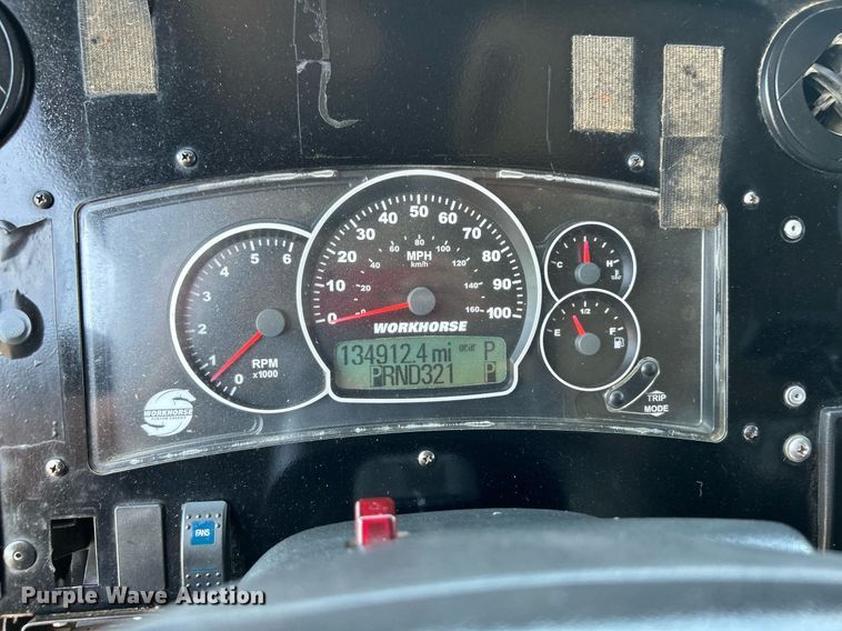 image for item KW9100 2008 Workhorse W62  utility / service truck