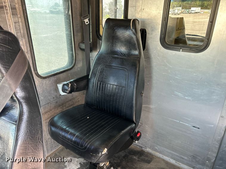 image for item KW9100 2008 Workhorse W62  utility / service truck