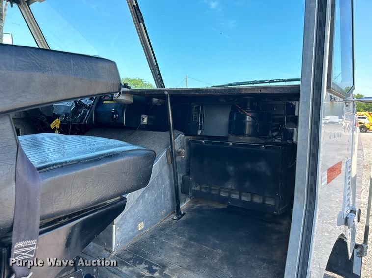 image for item KW9100 2008 Workhorse W62  utility / service truck