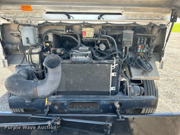 image for item KW9100 2008 Workhorse W62  utility / service truck