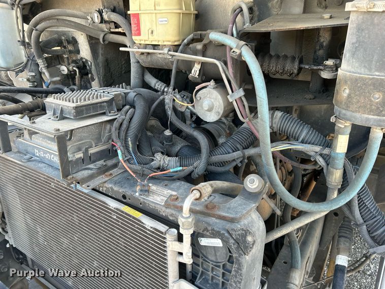 image for item KW9100 2008 Workhorse W62  utility / service truck