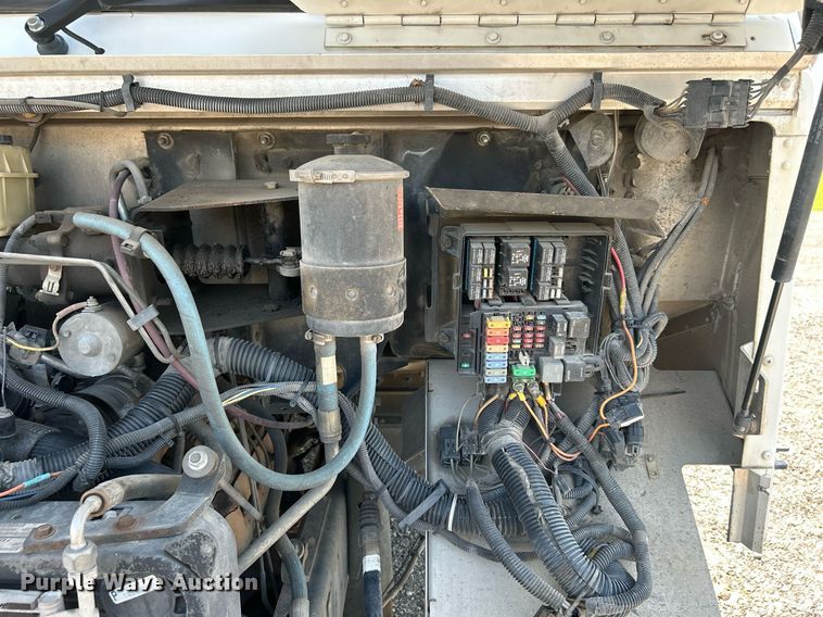 image for item KW9100 2008 Workhorse W62  utility / service truck