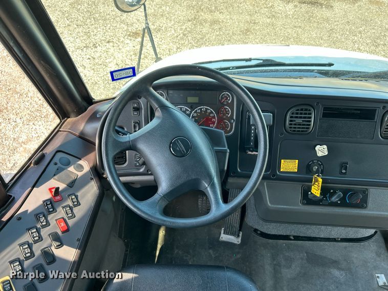 image for item KW9101 2010 Freightliner Thomas Built  school bus