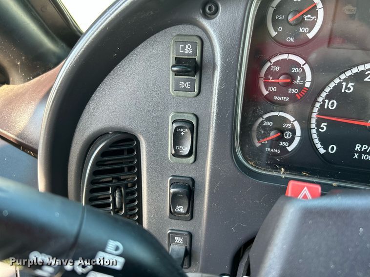 image for item KW9101 2010 Freightliner Thomas Built  school bus