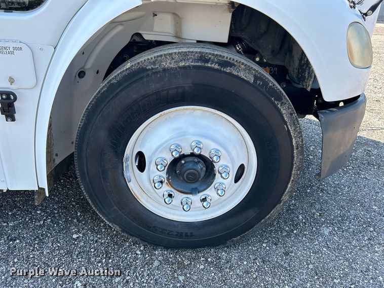 image for item KW9101 2010 Freightliner Thomas Built  school bus