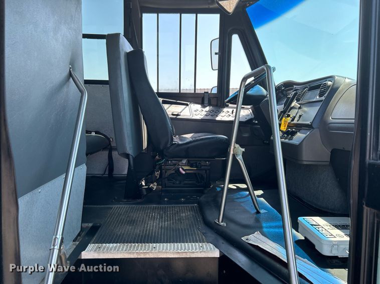 image for item KW9121 2010 Freightliner Thomas Built  school bus