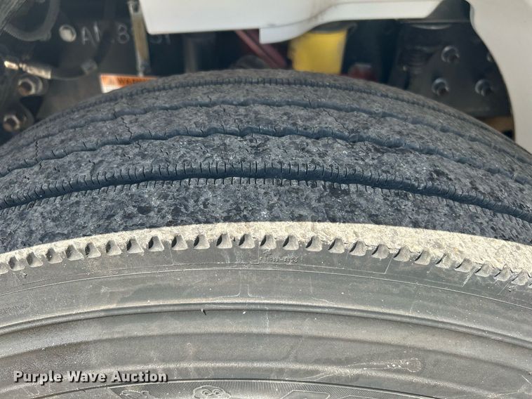 image for item KW9121 2010 Freightliner Thomas Built  school bus