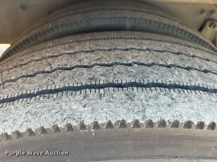 image for item KW9121 2010 Freightliner Thomas Built  school bus