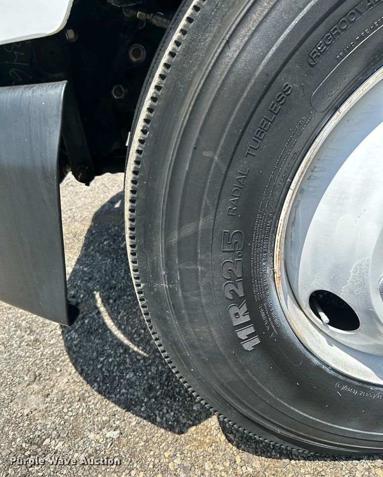 image for item KW9121 2010 Freightliner Thomas Built  school bus