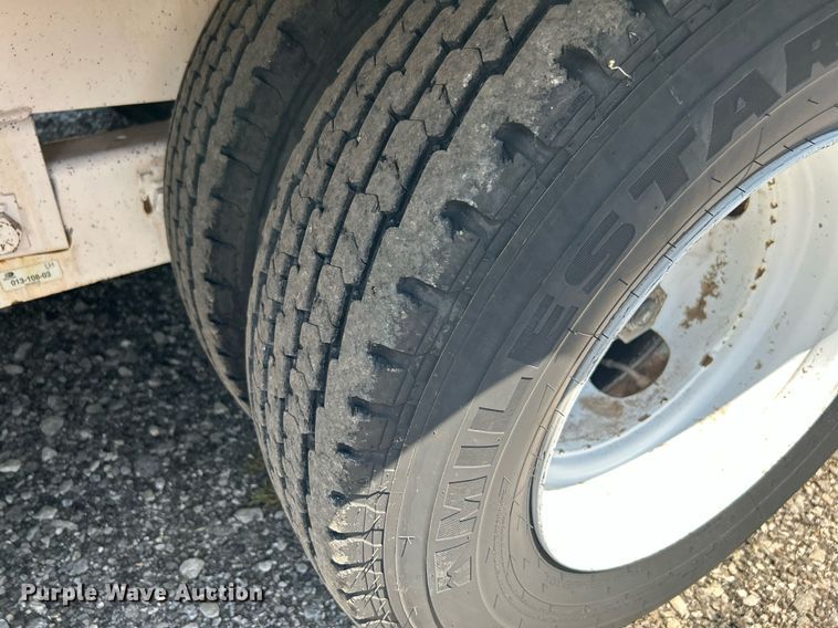 image for item KW9124 1998 Fleming Trailers Inc TD824-10  equipment trailer