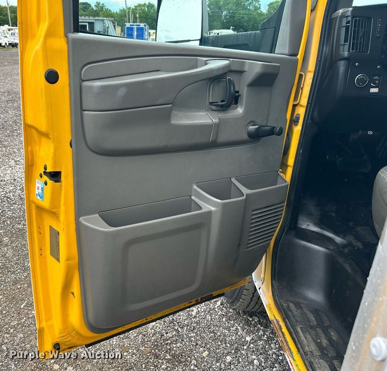 image for item KW9178 2012 GMC Savana  box truck