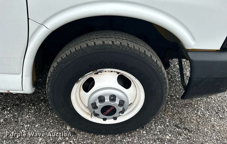 image for item KW9178 2012 GMC Savana  box truck