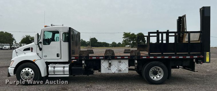 image for item KW9207 2012 Kenworth T370  flatbed truck