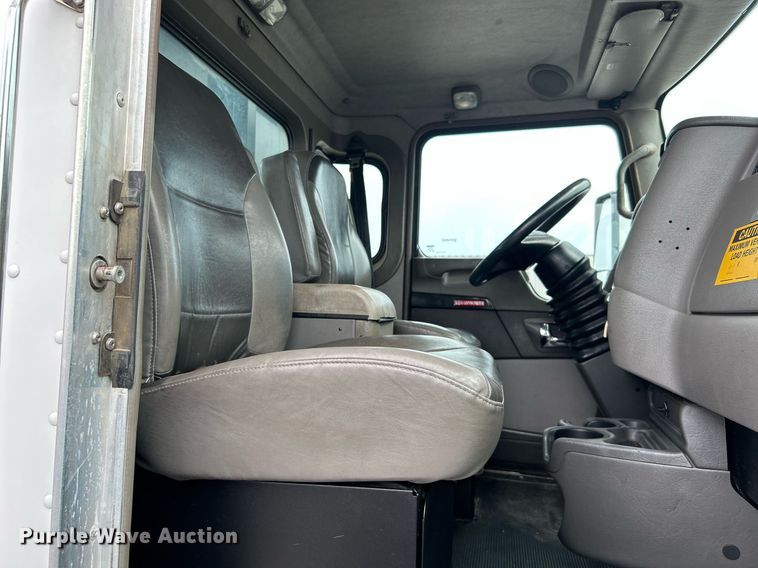 image for item KW9207 2012 Kenworth T370  flatbed truck