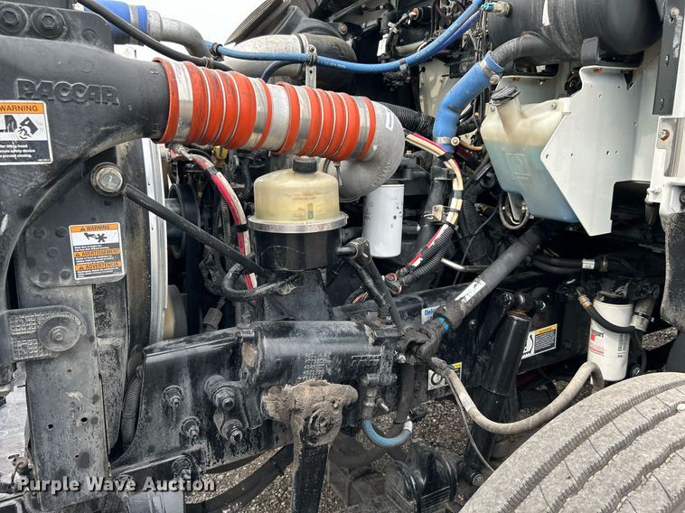 image for item KW9207 2012 Kenworth T370  flatbed truck