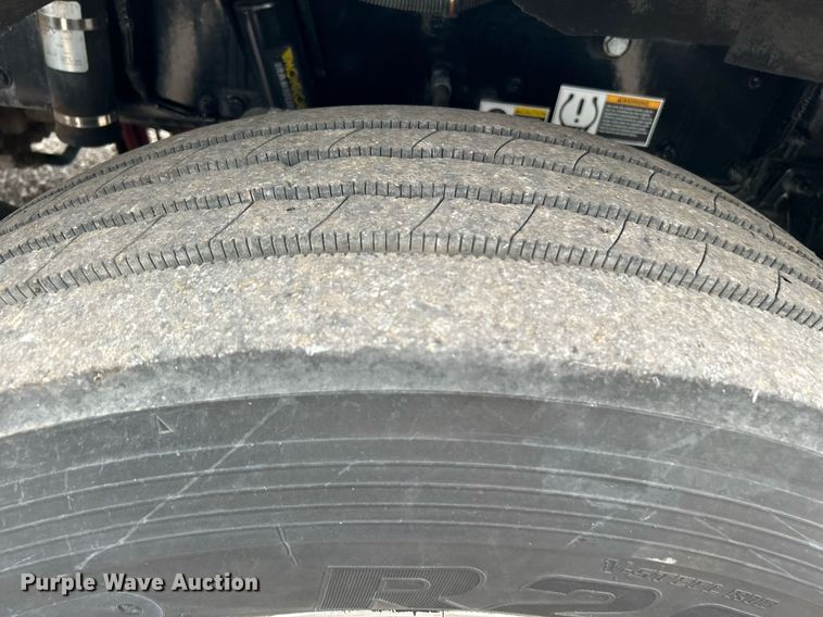 image for item KW9207 2012 Kenworth T370  flatbed truck