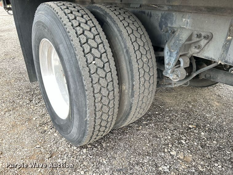 image for item KW9207 2012 Kenworth T370  flatbed truck