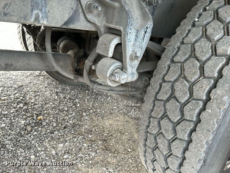 image for item KW9207 2012 Kenworth T370  flatbed truck