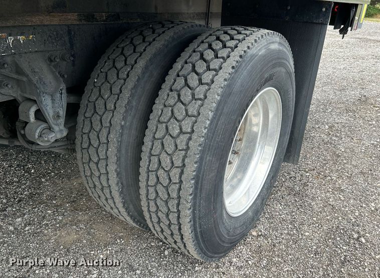 image for item KW9207 2012 Kenworth T370  flatbed truck